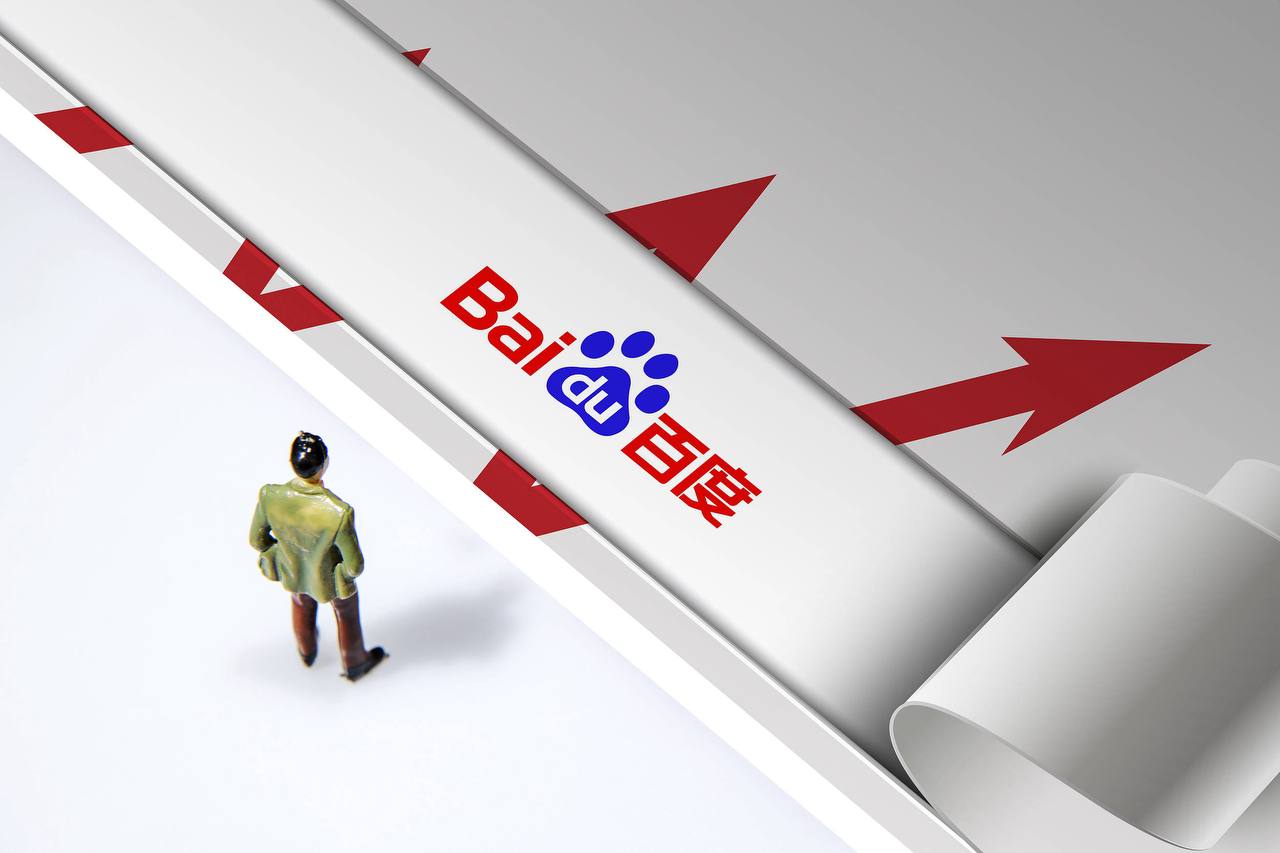 欧阳娜娜光脚走红毯